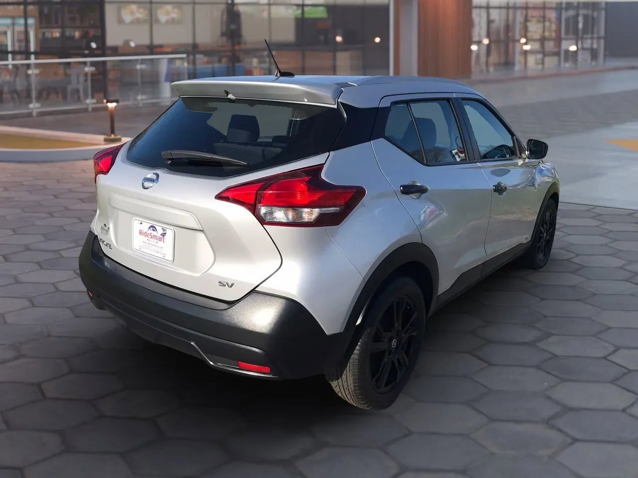 Used 2019 Nissan Kicks SV image 5