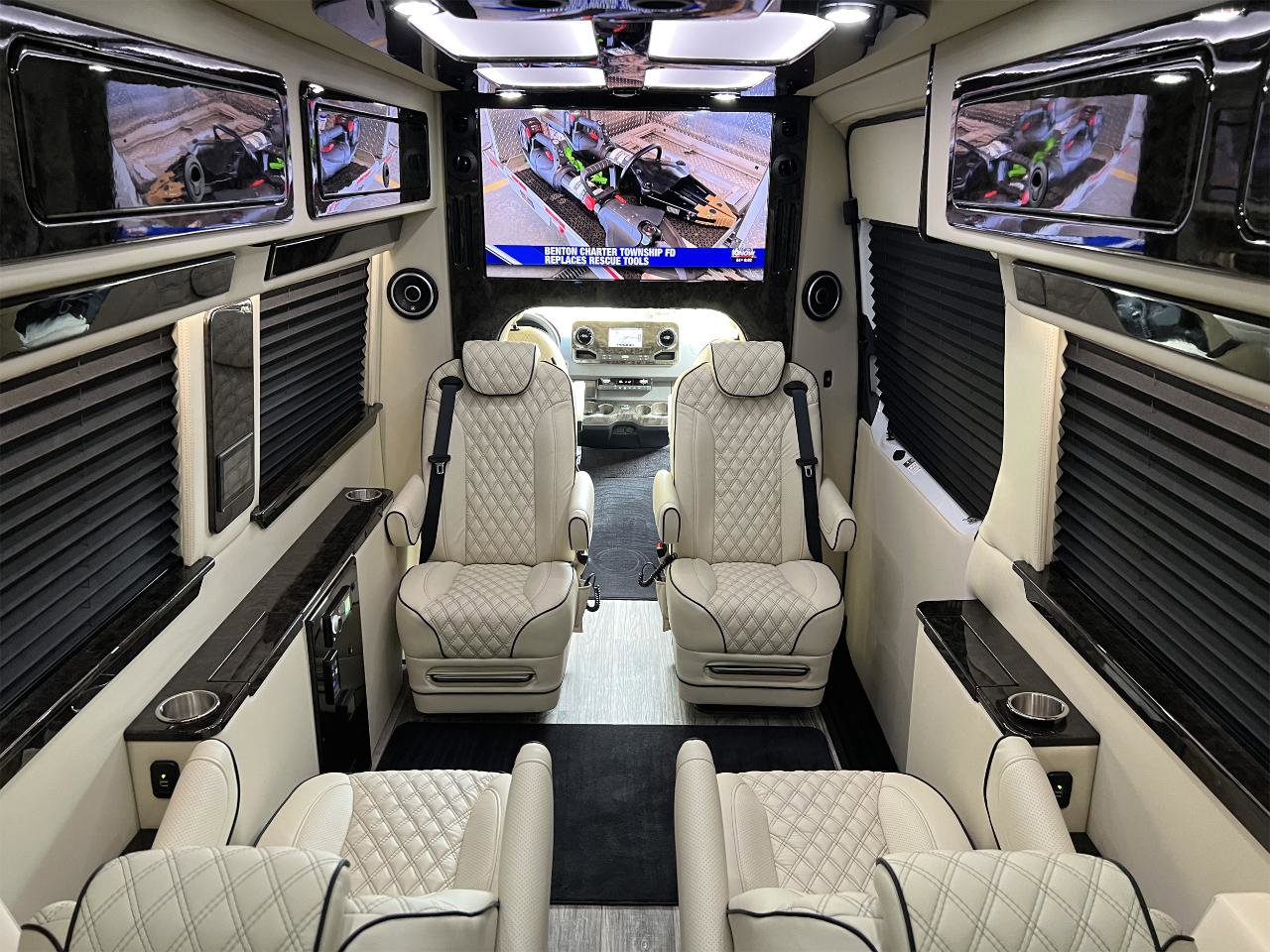 Used 2021 Mercedes-Benz Sprinter 3500 image 2