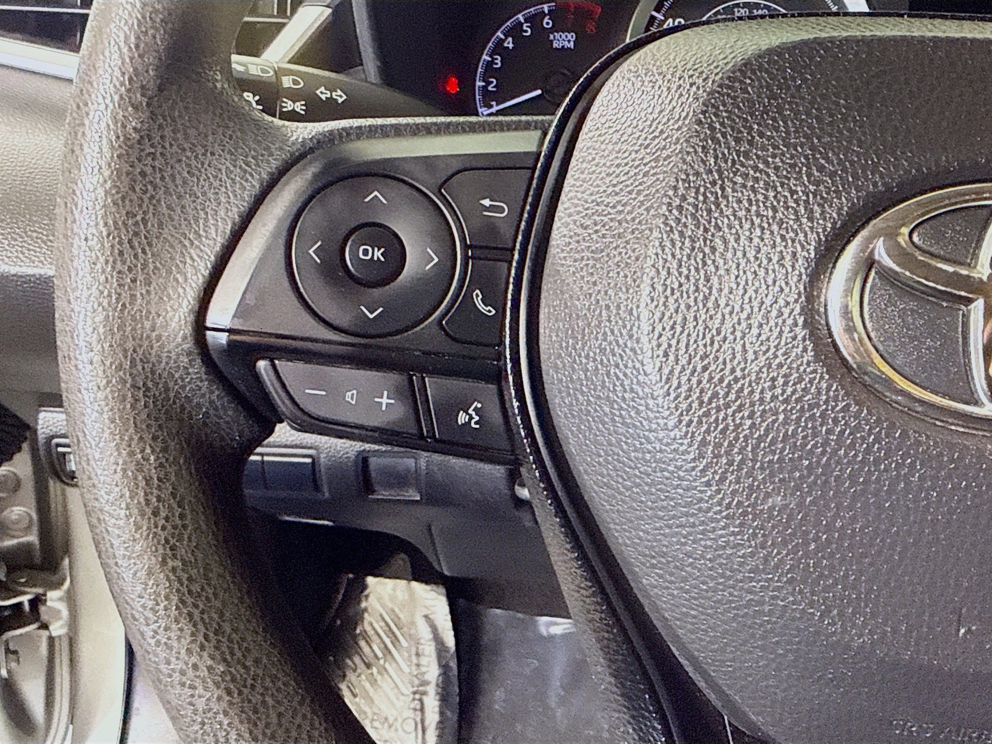 Used 2020 Toyota Corolla LE image 14