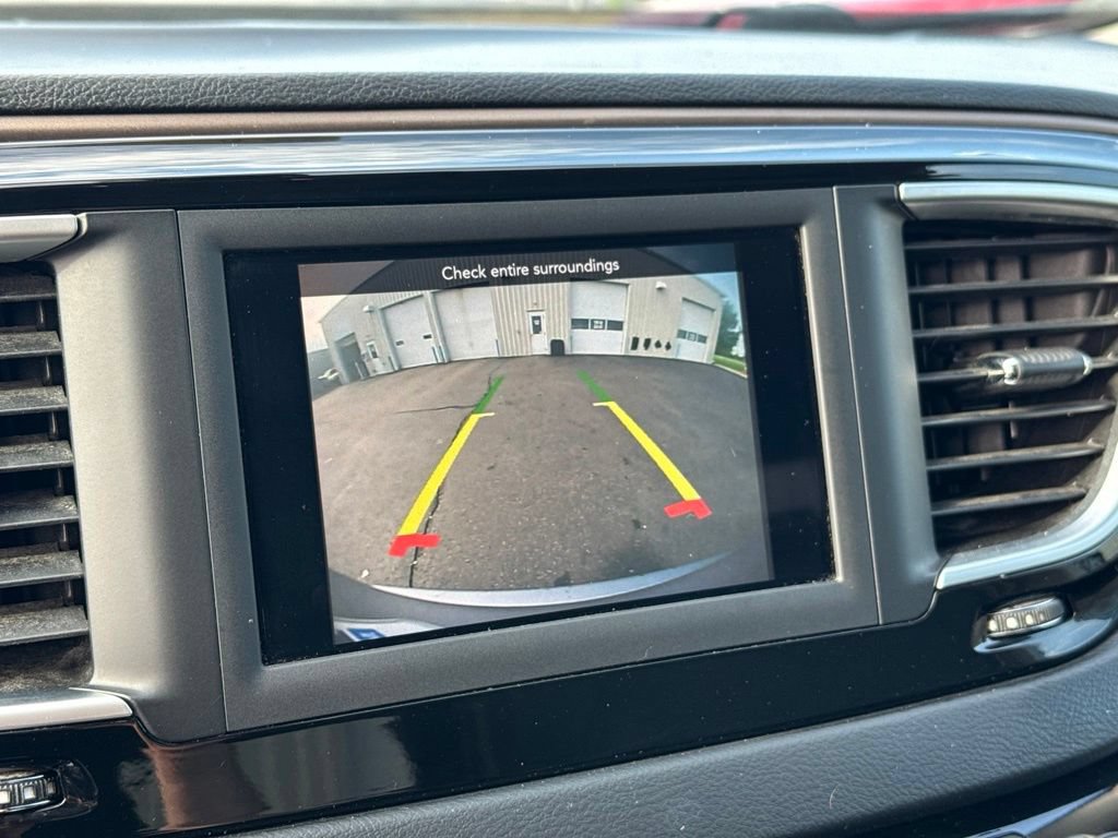 Used 2018 Chrysler Pacifica Touring-L FWD image 20