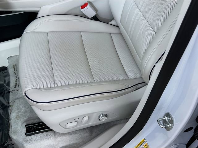 Certified 2025 Buick Enclave Avenir image 19