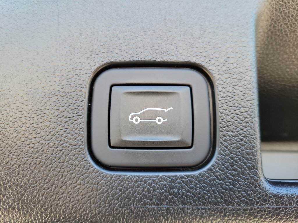 Certified 2024 Chevrolet Equinox EV RS FWD image 9