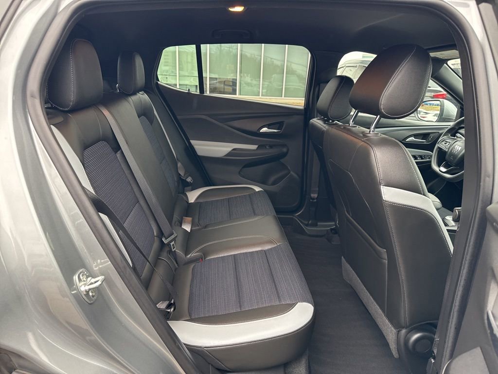 Used 2024 Buick Envista Preferred image 24