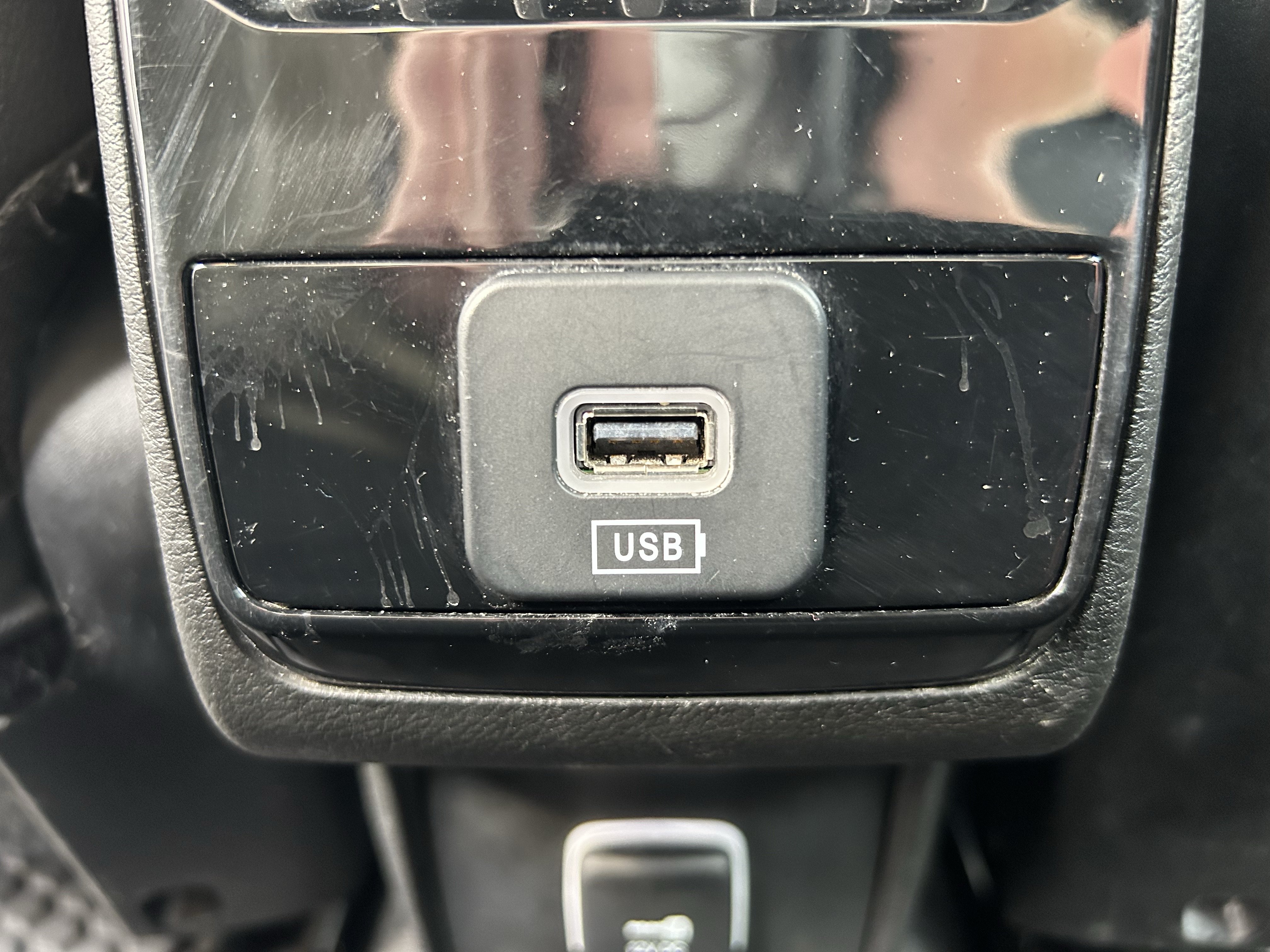 Used 2025 Jeep Compass Trailhawk AWD/4WD image 21