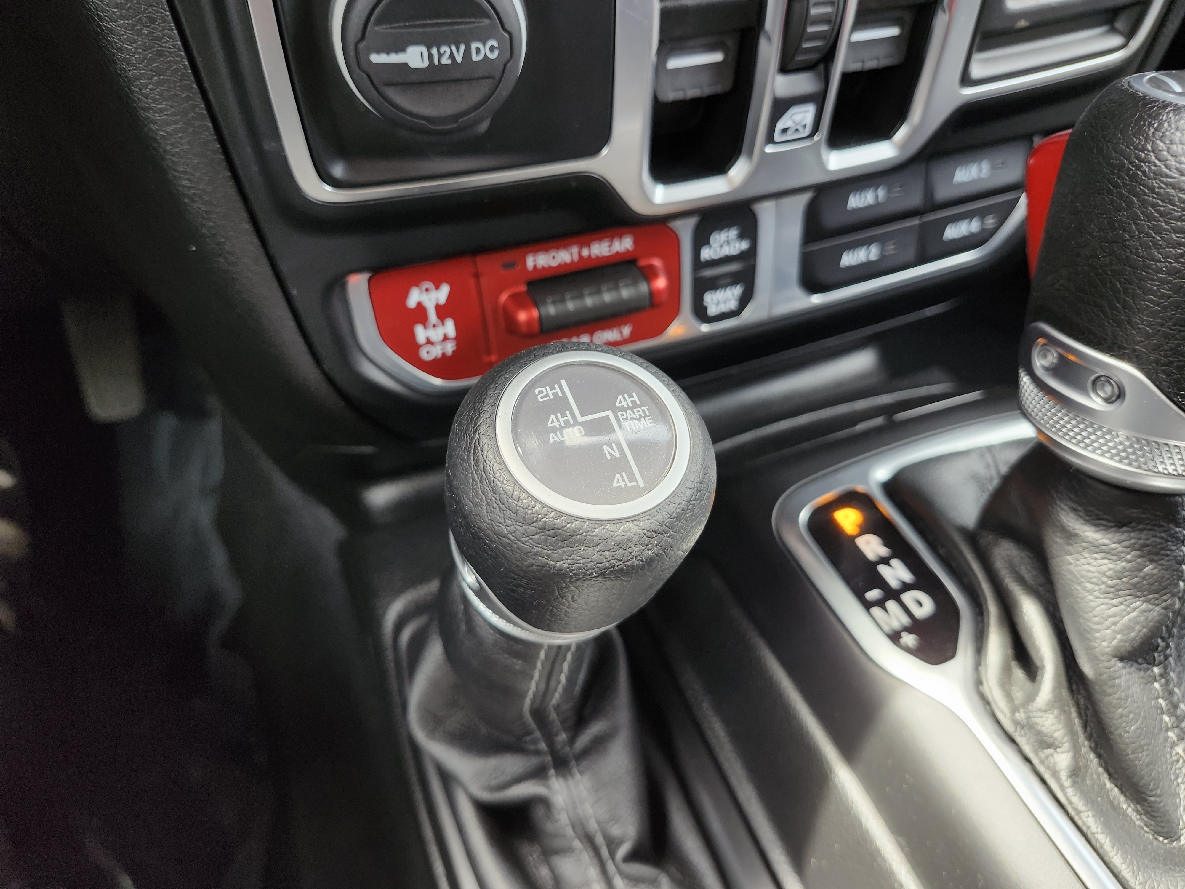 Used 2024 Jeep Wrangler Unlimited Rubicon 4xe w/ Convenience Group AWD/4WD image 11