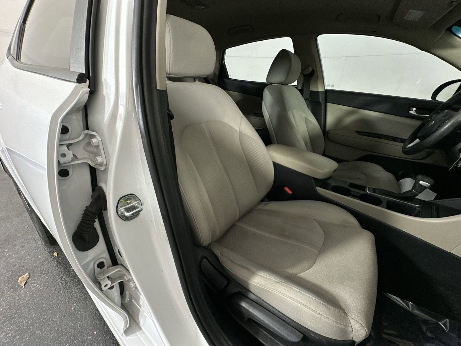 Used 2017 Kia Optima LX image 31