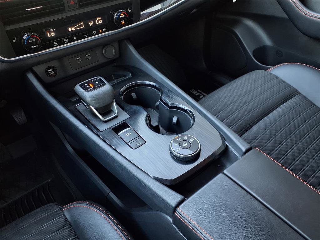 Certified 2025 Nissan Rogue SV image 17