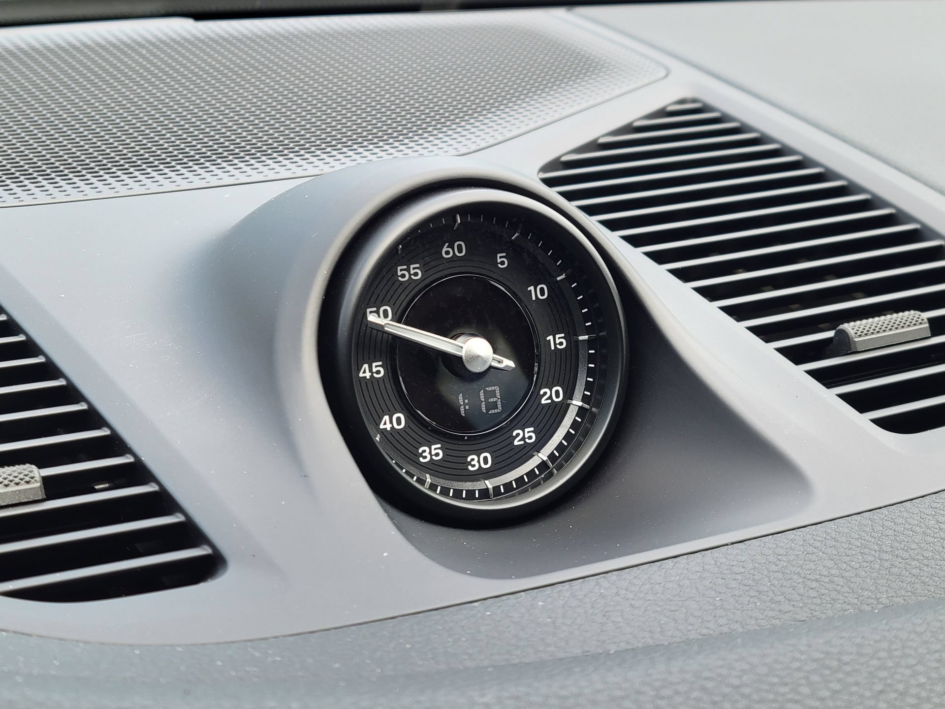 Used 2025 Porsche Cayenne Coupe AWD/4WD image 20