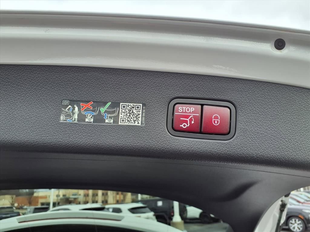 Used 2024 Mercedes-Benz GLC 300 GLC 300 image 27