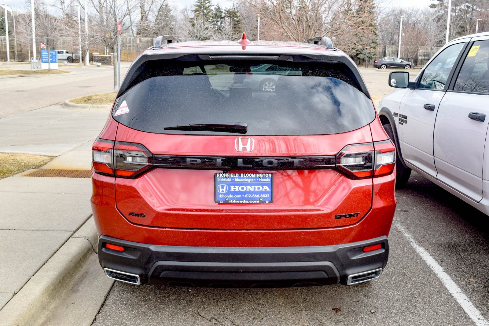 Certified 2025 Honda Pilot Sport image 6