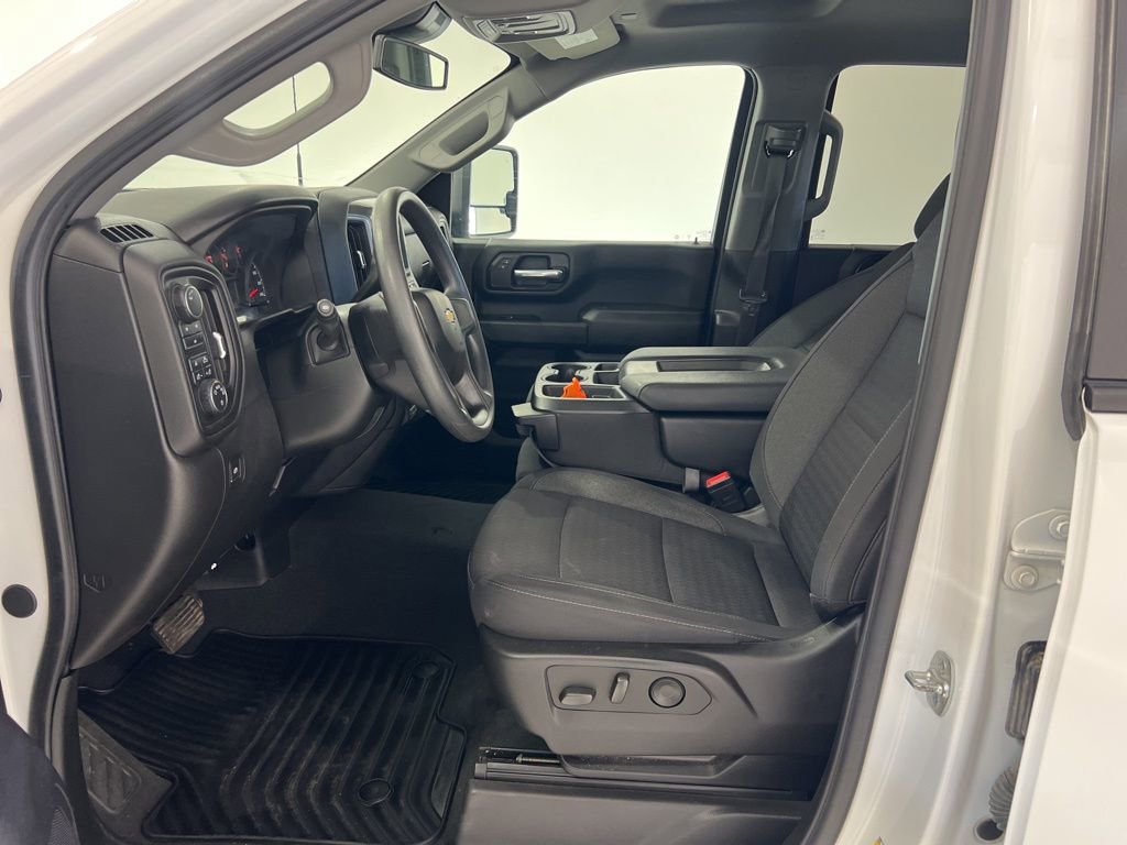 Used 2025 Chevrolet Silverado 2500 Custom w/ Custom Value Package AWD/4WD image 17