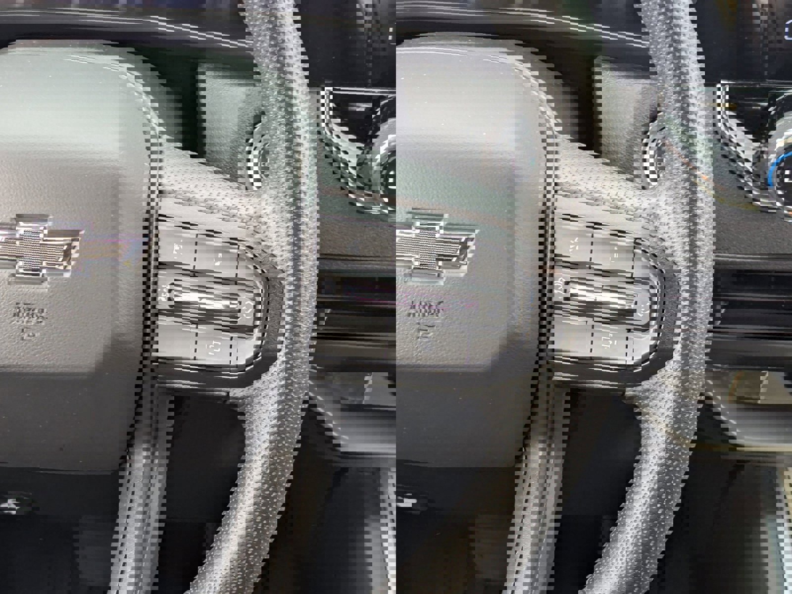 Used 2025 Chevrolet Colorado Trail Boss image 21