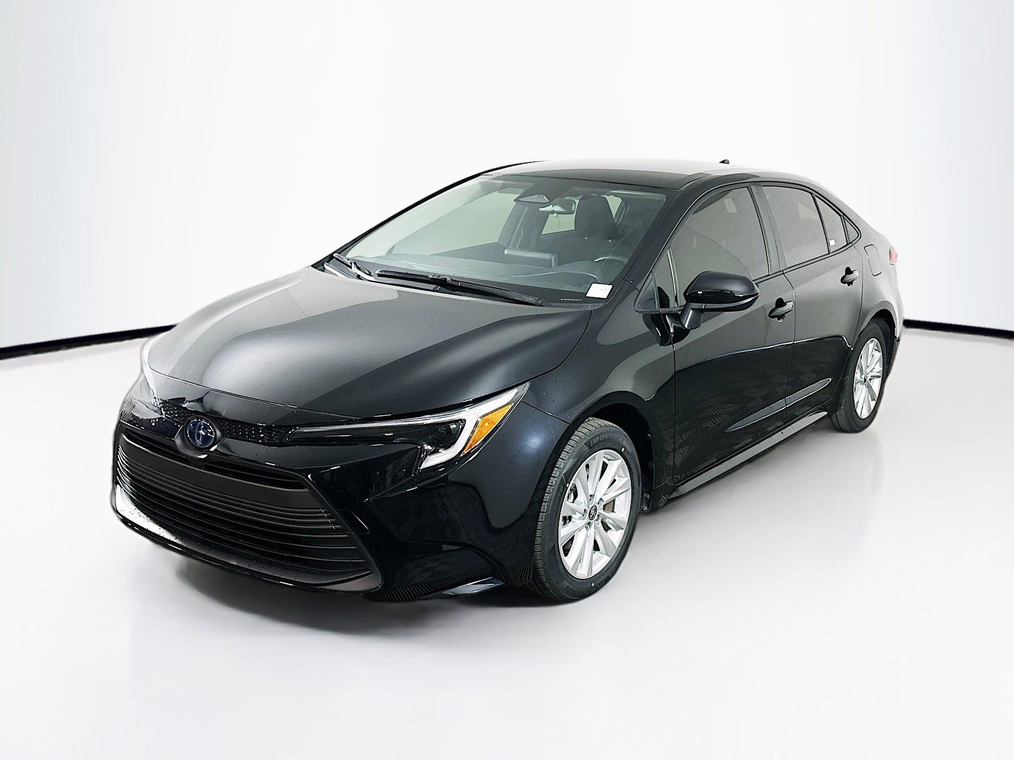 Used 2024 Toyota Corolla LE w/ LE Convenience Package image 3