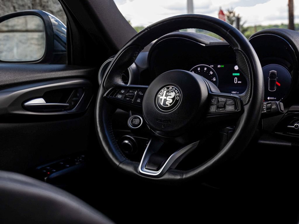 Used 2024 Alfa Romeo Tonale Ti w/ Active Assist Package AWD/4WD image 23
