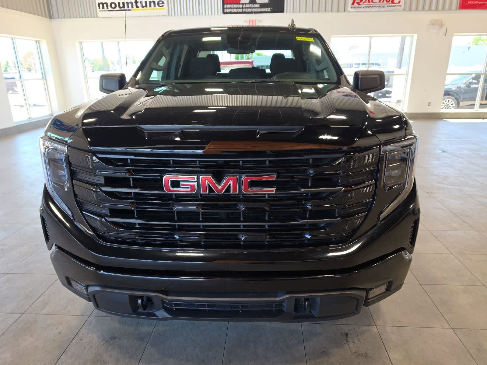 Used 2024 GMC Sierra 1500 Elevation AWD/4WD image 3