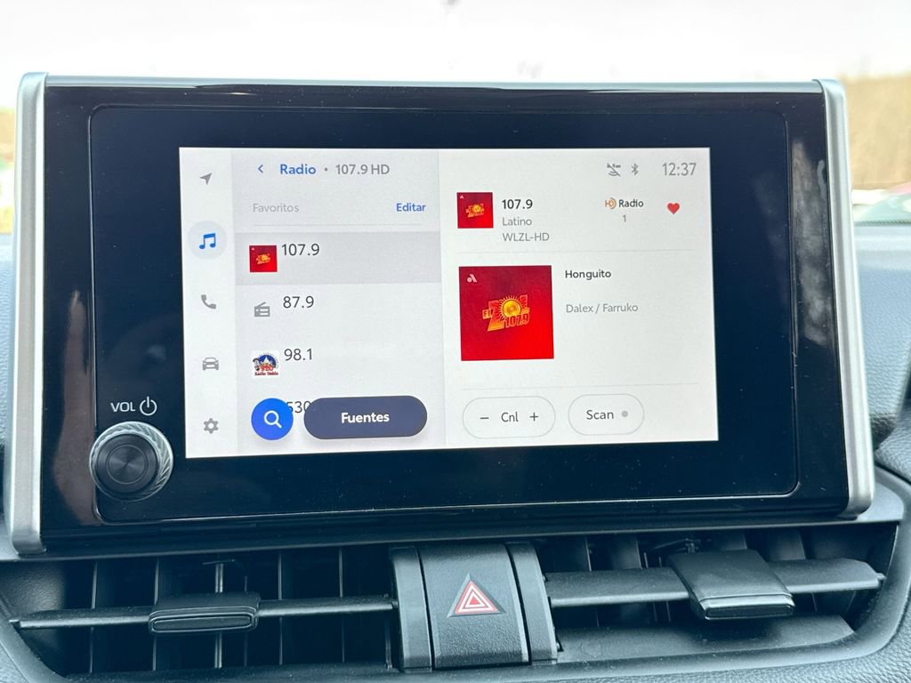 Used 2025 Toyota RAV4 XLE w/ Convenience Package image 12