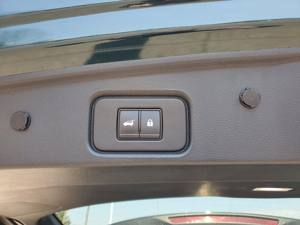 Used 2023 Nissan Pathfinder SL AWD/4WD image 9