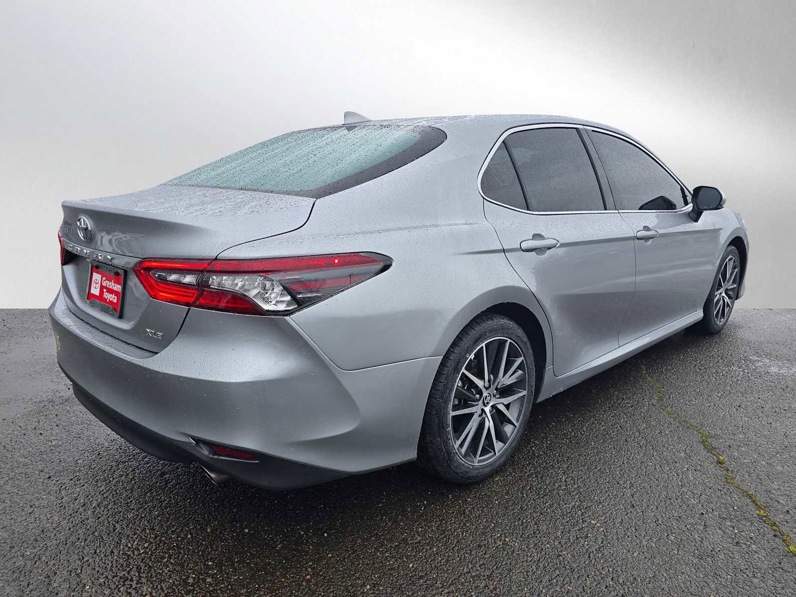 Used 2024 Toyota Camry XLE image 3