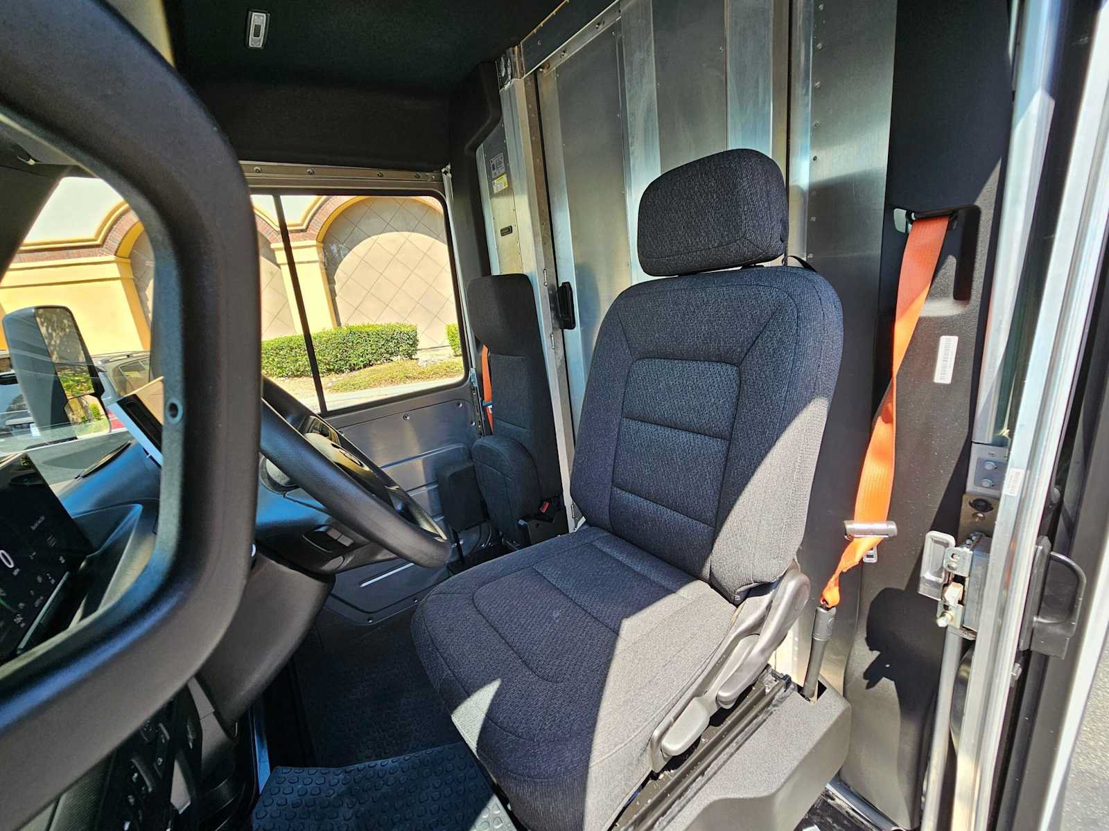 Used 2023 Chevrolet Brightdrop 600 w/ Active Safety Package 2 AWD/4WD image 19