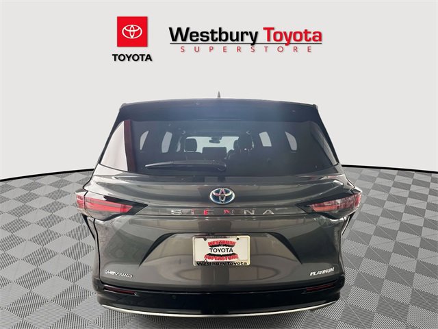 Used 2025 Toyota Sienna Platinum image 7