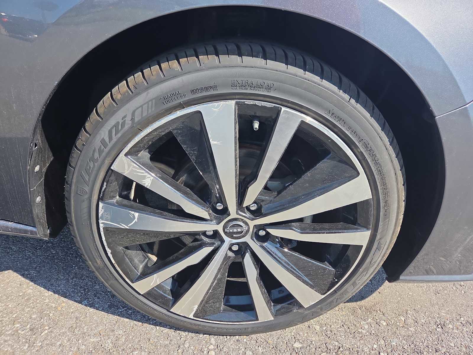 Used 2024 Nissan Altima 2.5 SR image 2