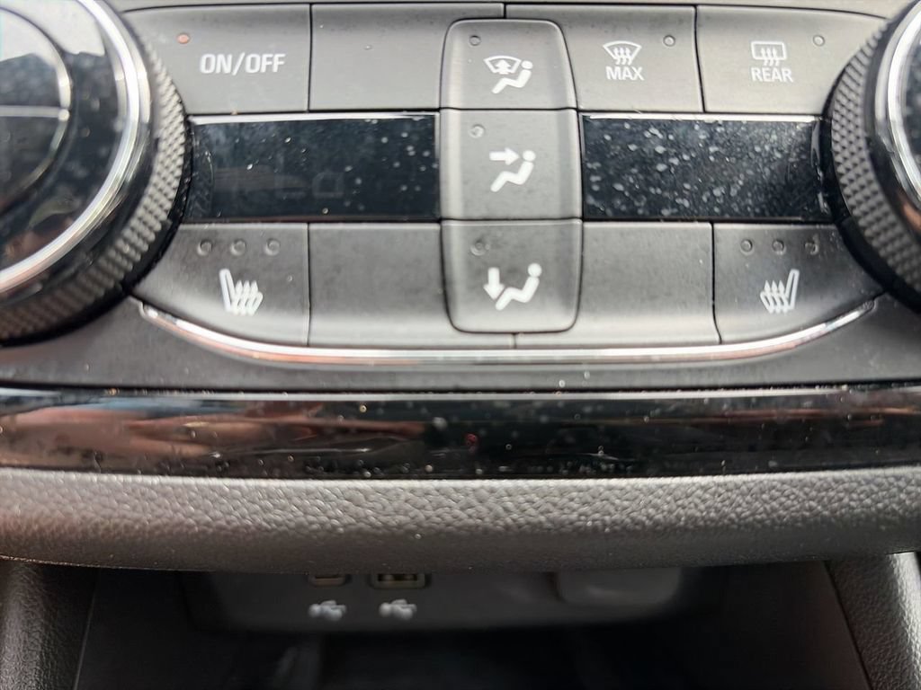 Used 2024 Buick Envista Sport Touring w/ Convenience I Package FWD image 21