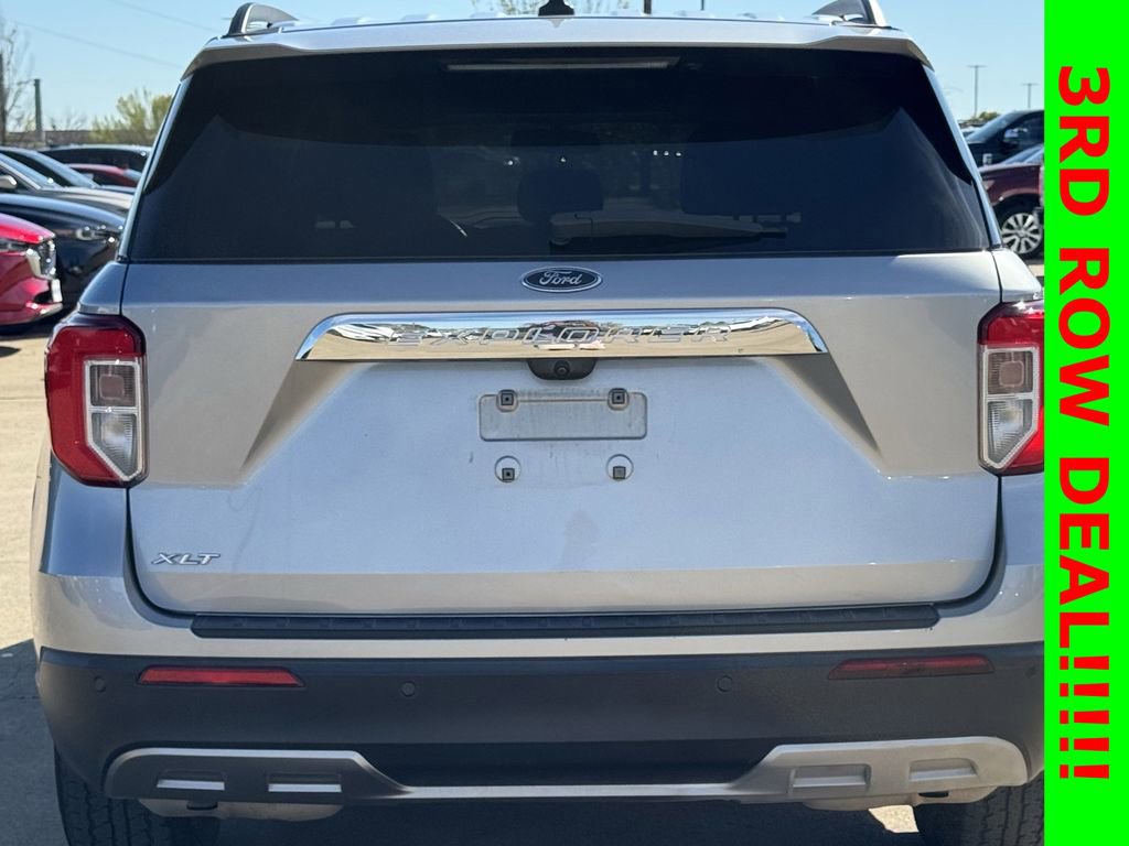 Used 2022 Ford Explorer XLT w/ Equipment Group 202A image 6