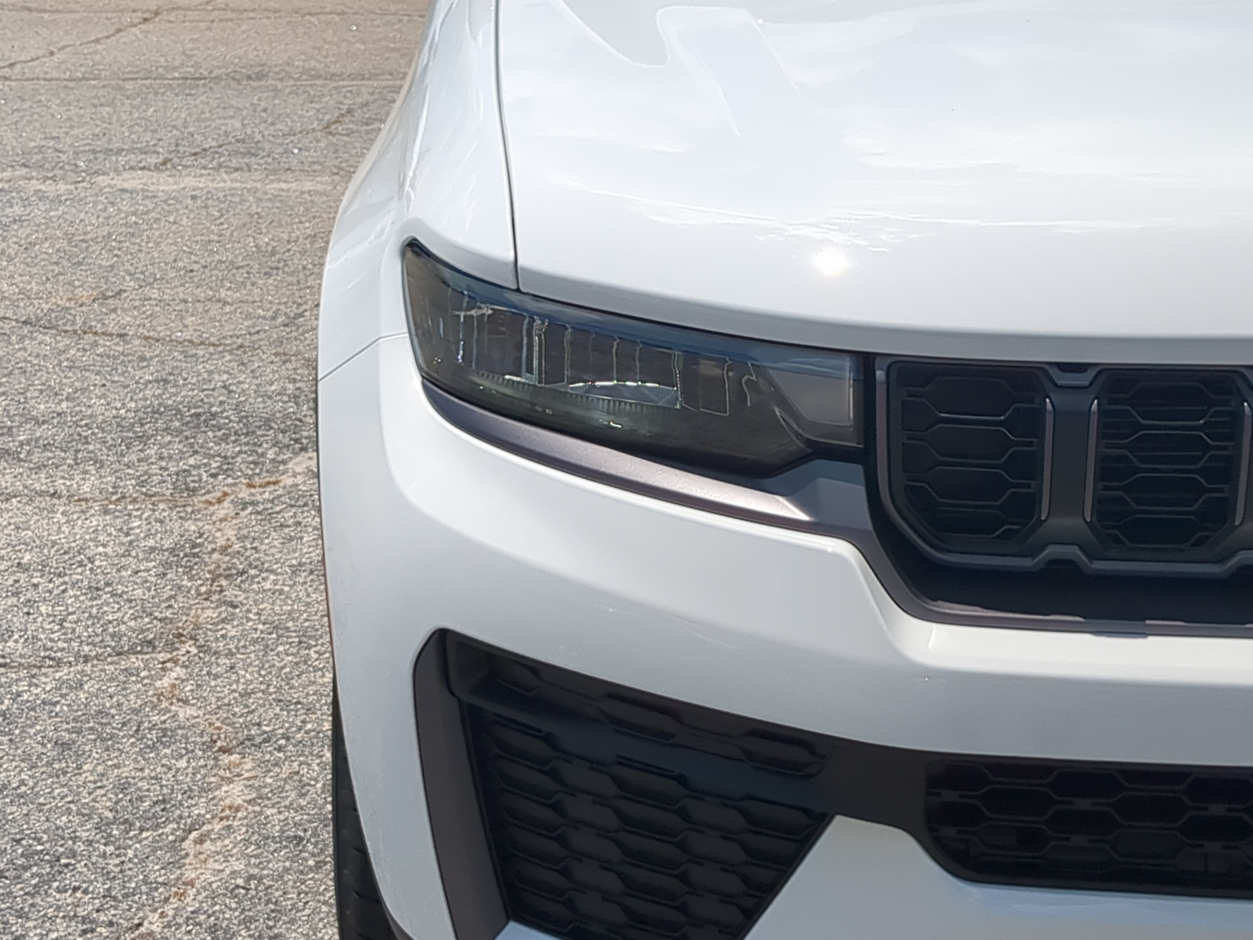 New 2026 Jeep Grand Cherokee Altitude RWD image 8