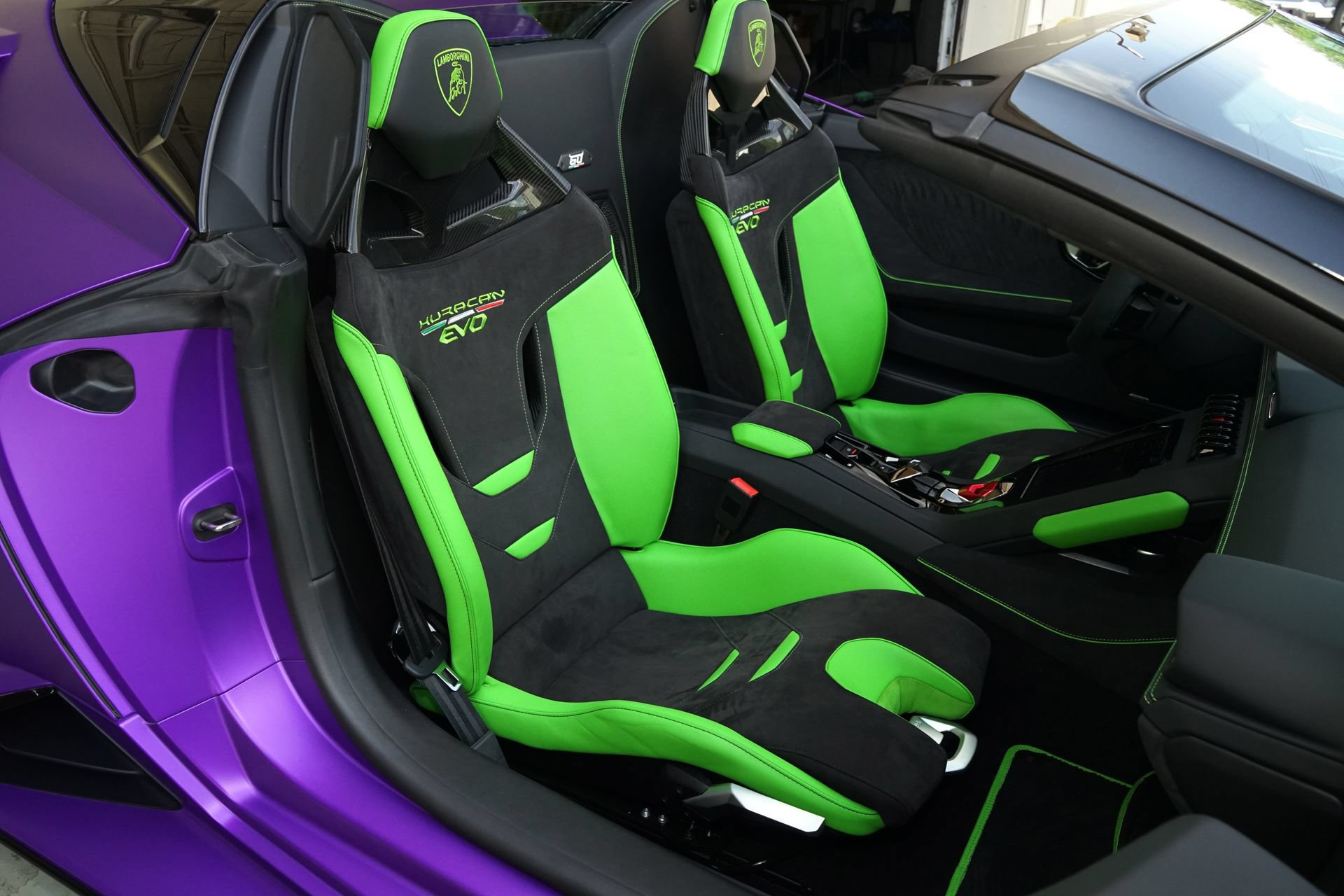 Used 2023 Lamborghini Huracan EVO RWD image 4