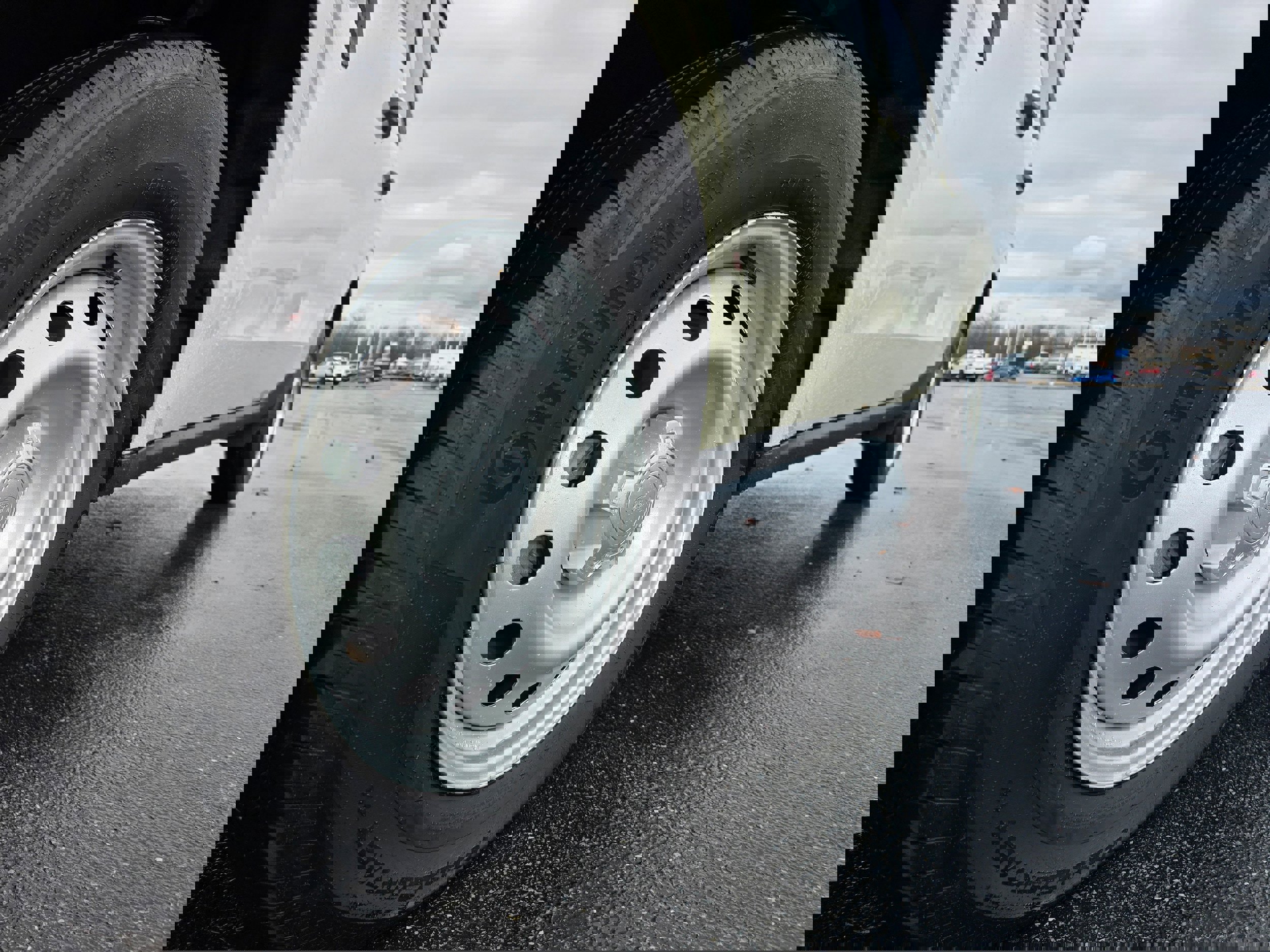 New 2025 Ford Maverick XL w/ Equipment Group 102A image 22