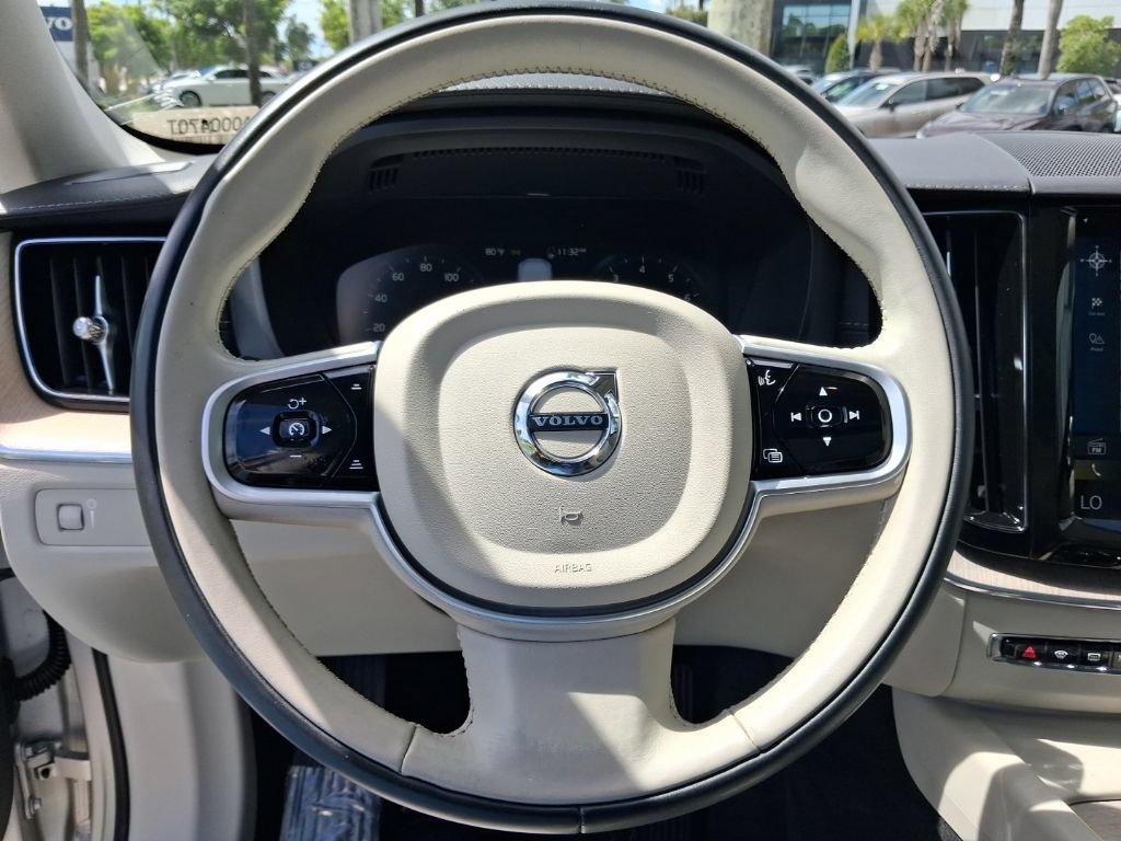 Used 2020 Volvo XC60 T5 Inscription w/ Protection Package Premier FWD image 17