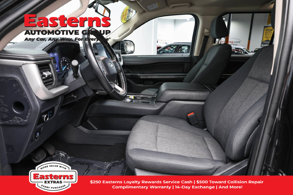 Used 2024 Ford Expedition XLT RWD image 14