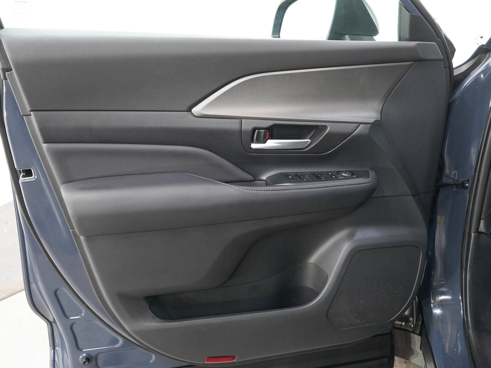 Used 2024 Toyota Grand Highlander AWD image 22