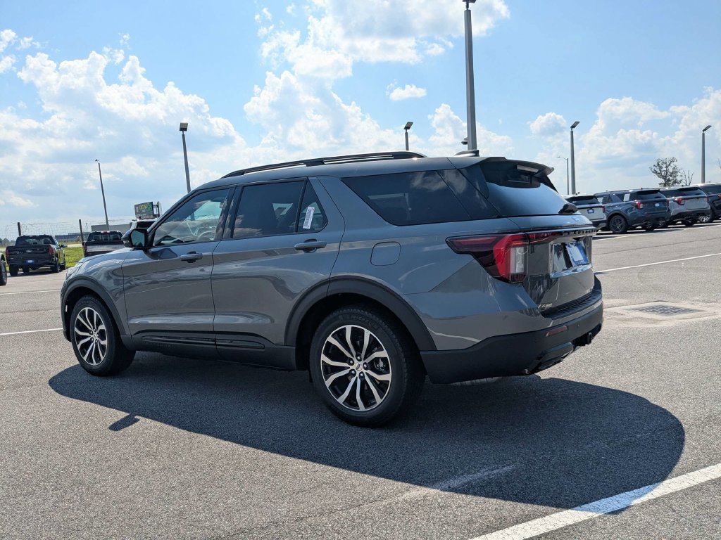 New 2027 Ford Explorer ST-Line RWD image 8