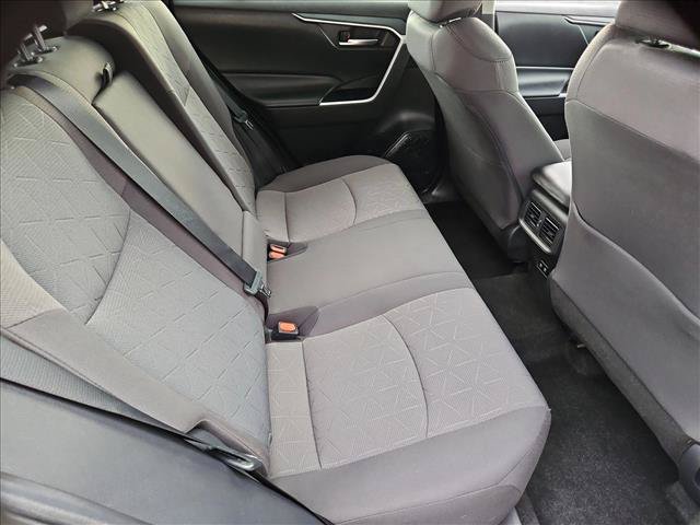 Used 2019 Toyota RAV4 XLE w/ Convenience Package FWD image 27