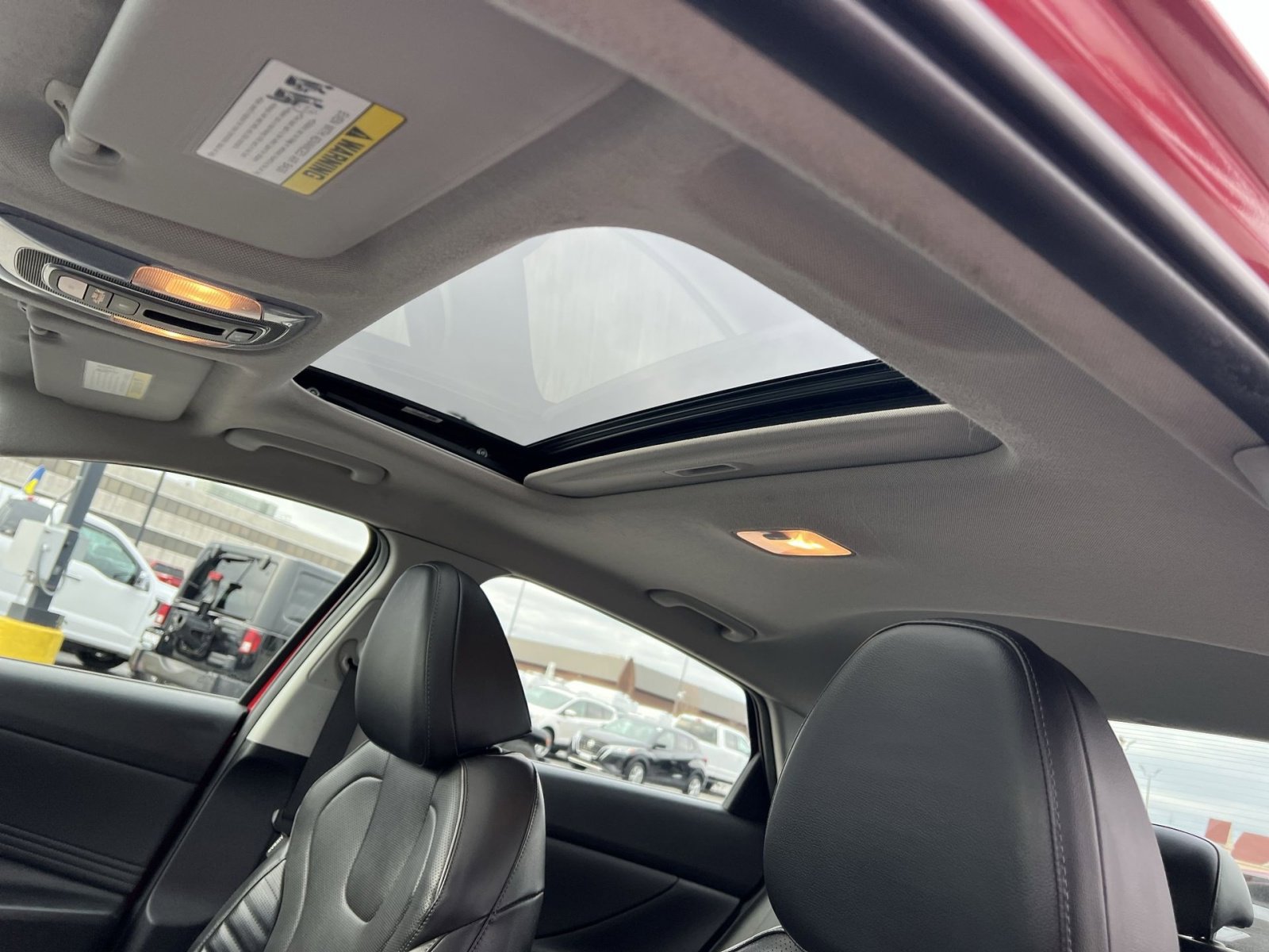 Used 2023 Hyundai Elantra Limited image 23