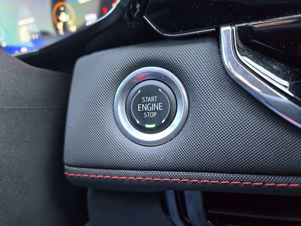 Used 2024 Chevrolet Colorado Z71 w/ Z71 Convenience Package 2 image 30