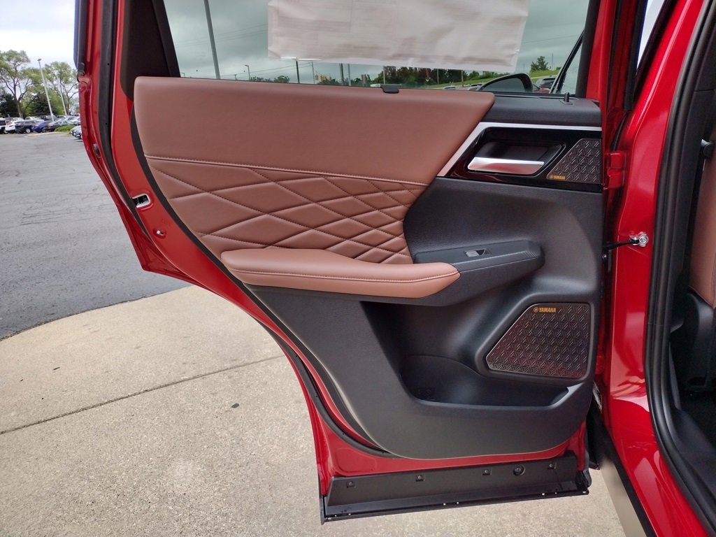 New 2025 Mitsubishi Outlander SEL image 29