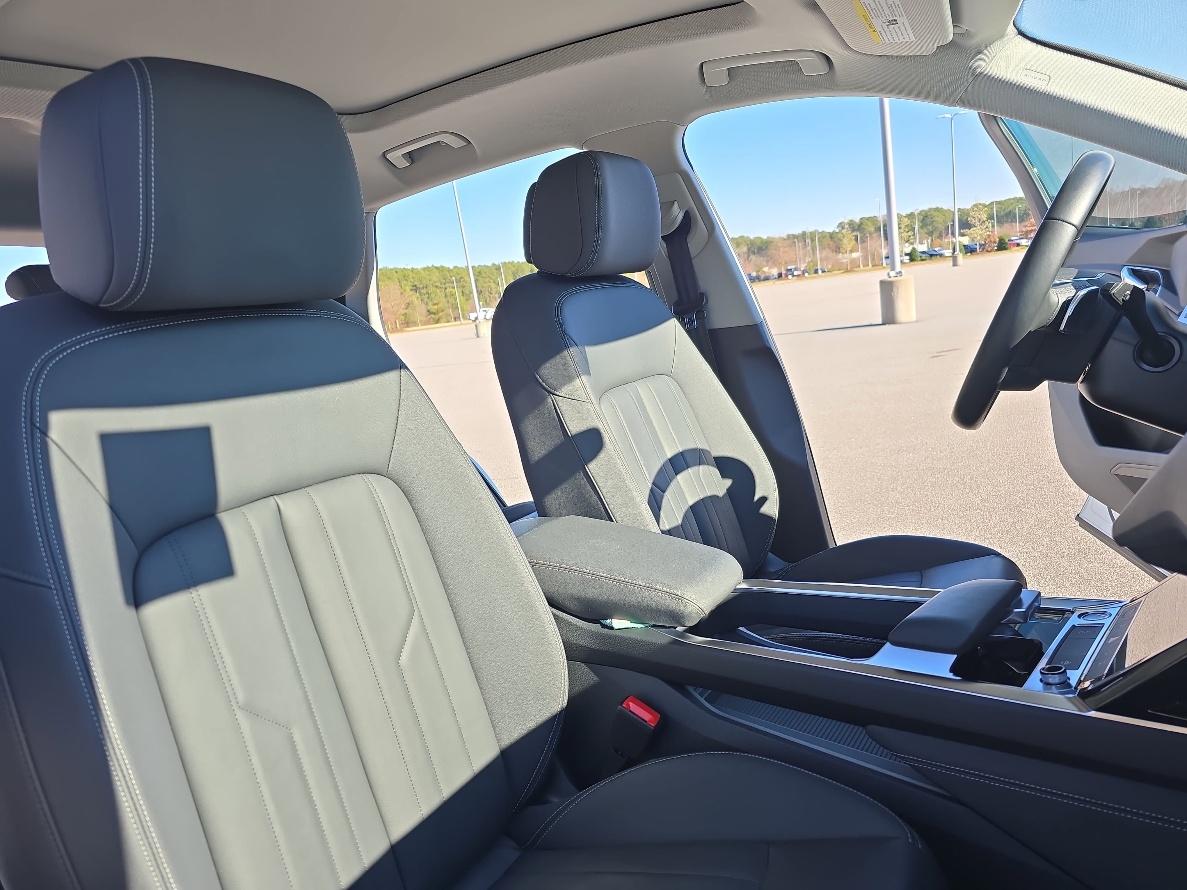 Certified 2022 Audi e-tron Premium image 10