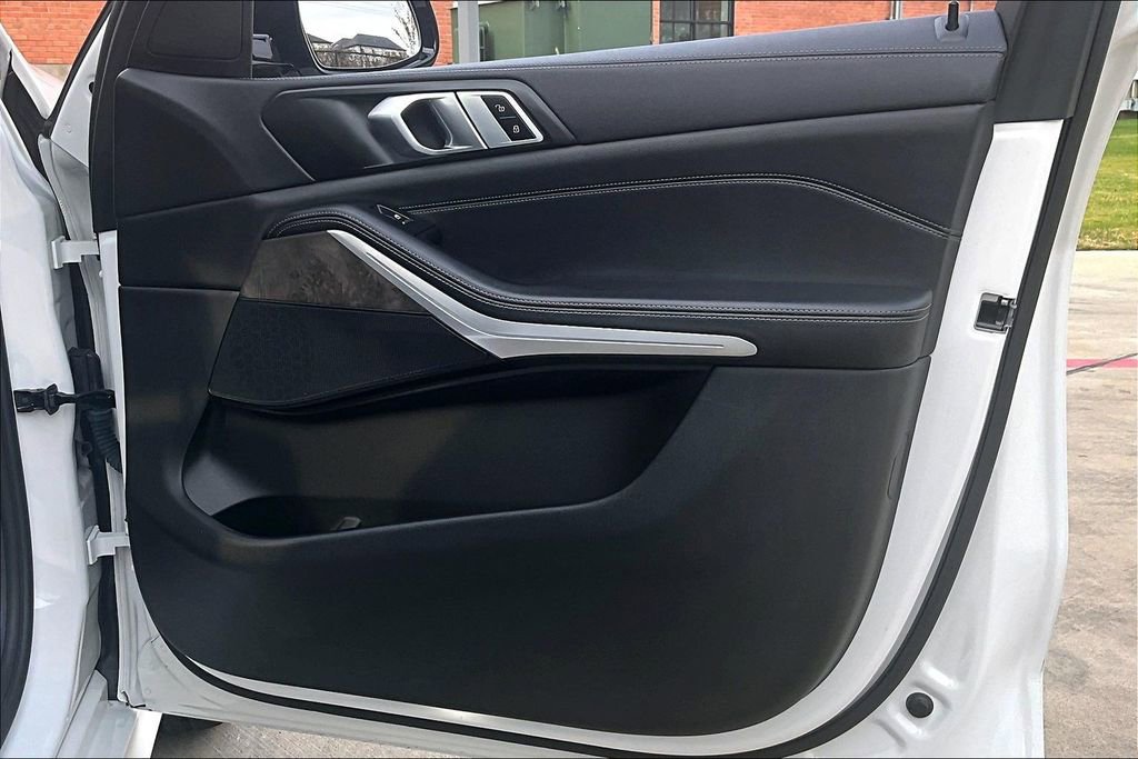 Used 2022 BMW X5 sDrive40i w/ M Sport Package image 25