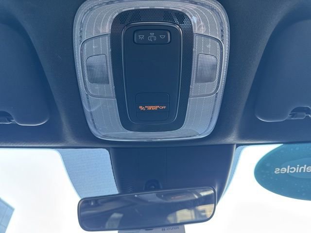 Certified 2025 Hyundai Elantra Sport image 21