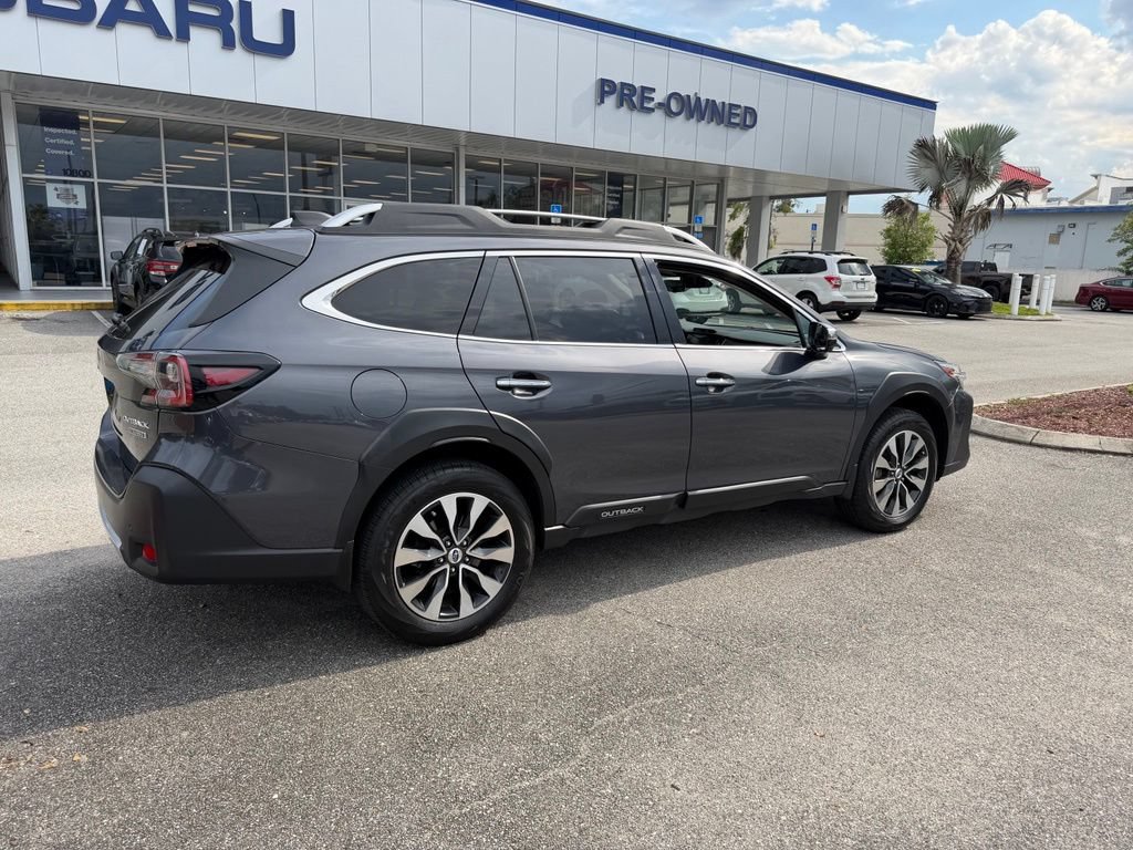 Used 2023 Subaru Outback Touring AWD/4WD image 3