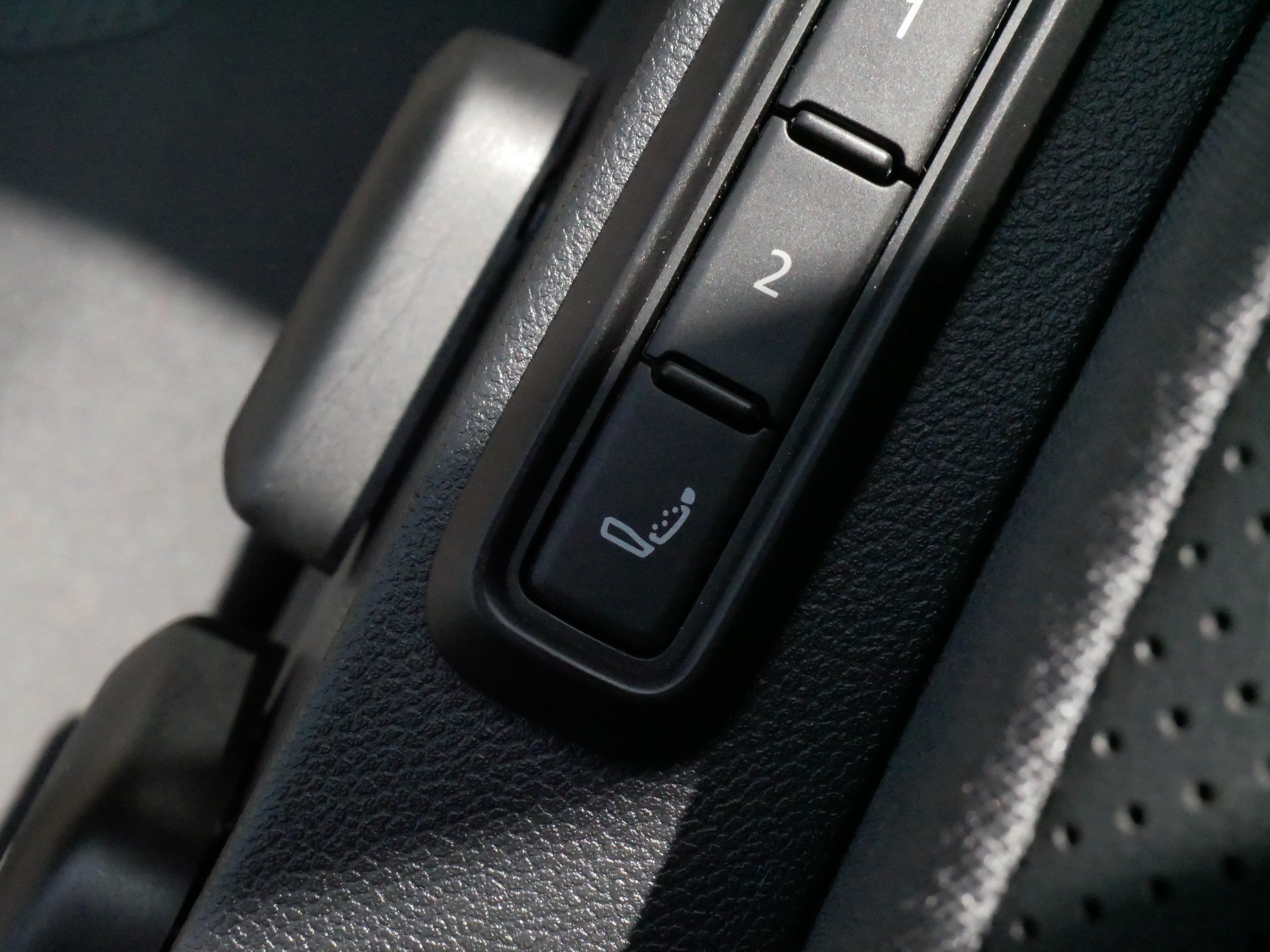 Certified 2025 Volkswagen ID.4 Pro S Plus AWD/4WD image 33
