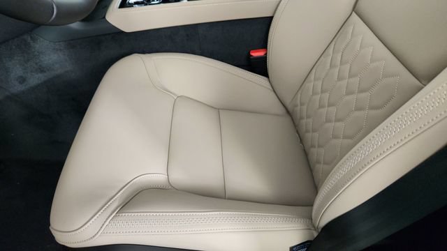 New 2026 Volvo XC90 T8 Plus w/ Protection Package Premier AWD/4WD image 13