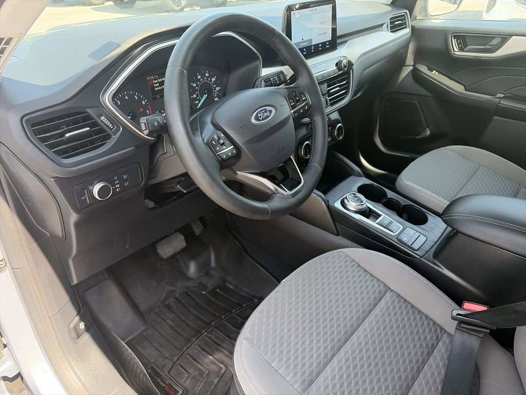 Used 2022 Ford Escape SE w/ Convenience Package FWD image 11