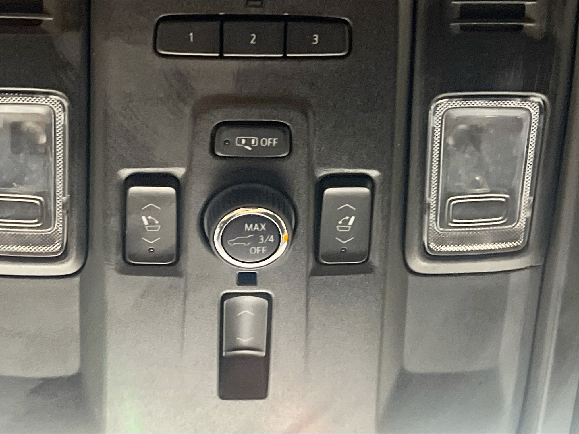 Used 2023 Chevrolet Suburban Premier AWD/4WD image 22