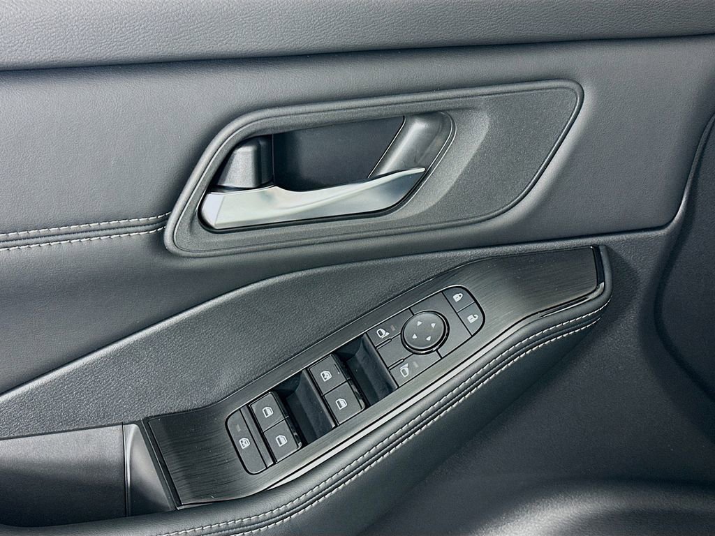 New 2026 Nissan Rogue SV image 22