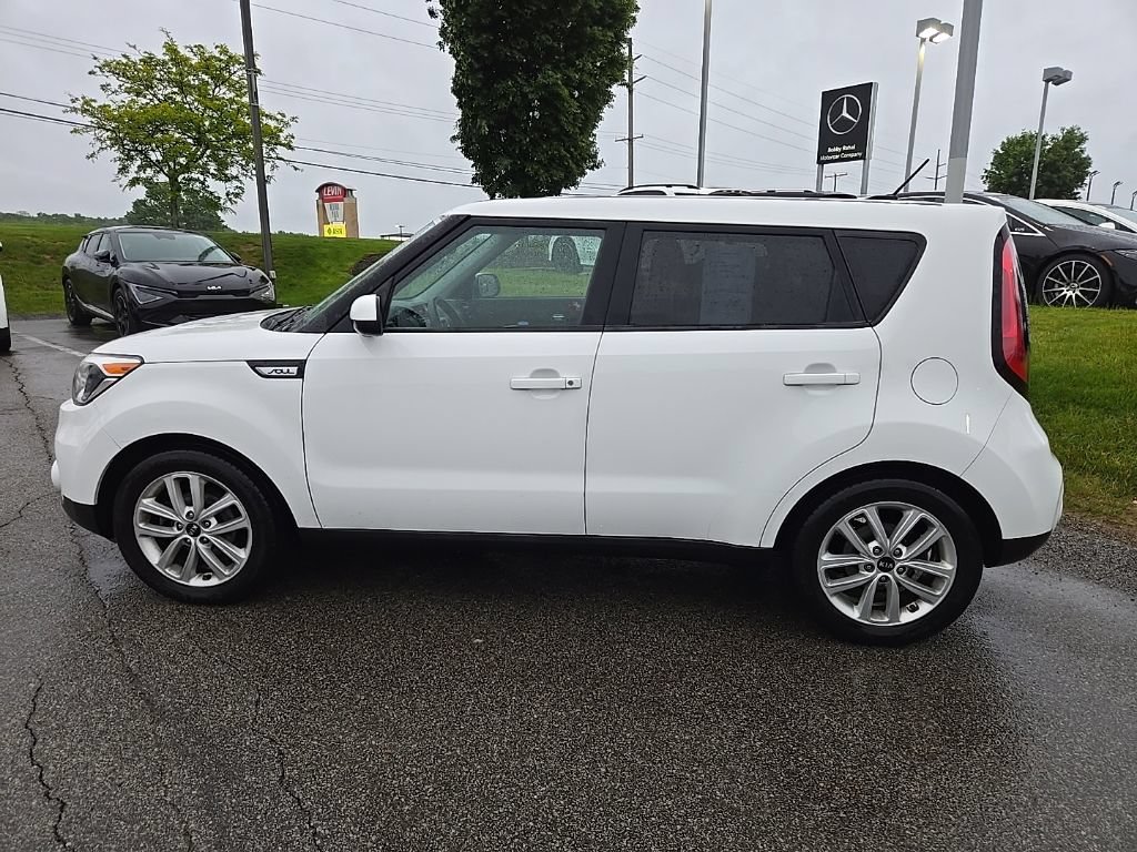 Used 2018 Kia Soul + FWD image 6