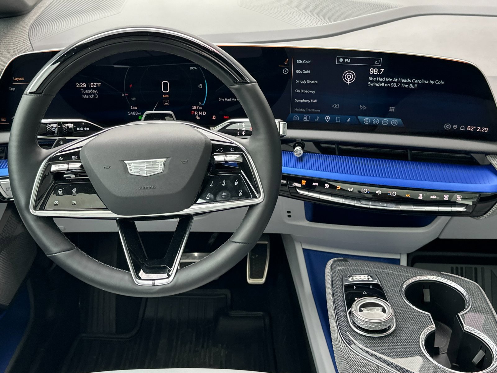 Used 2025 Cadillac Optiq Sport 1 w/ LPO, ONYX Package image 13