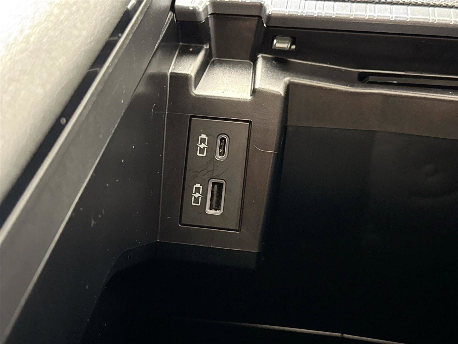 Certified 2023 Toyota Sienna XSE image 6